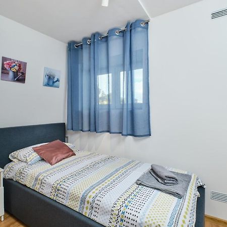 Apartments Hemetek Veli Lošinj Buitenkant foto