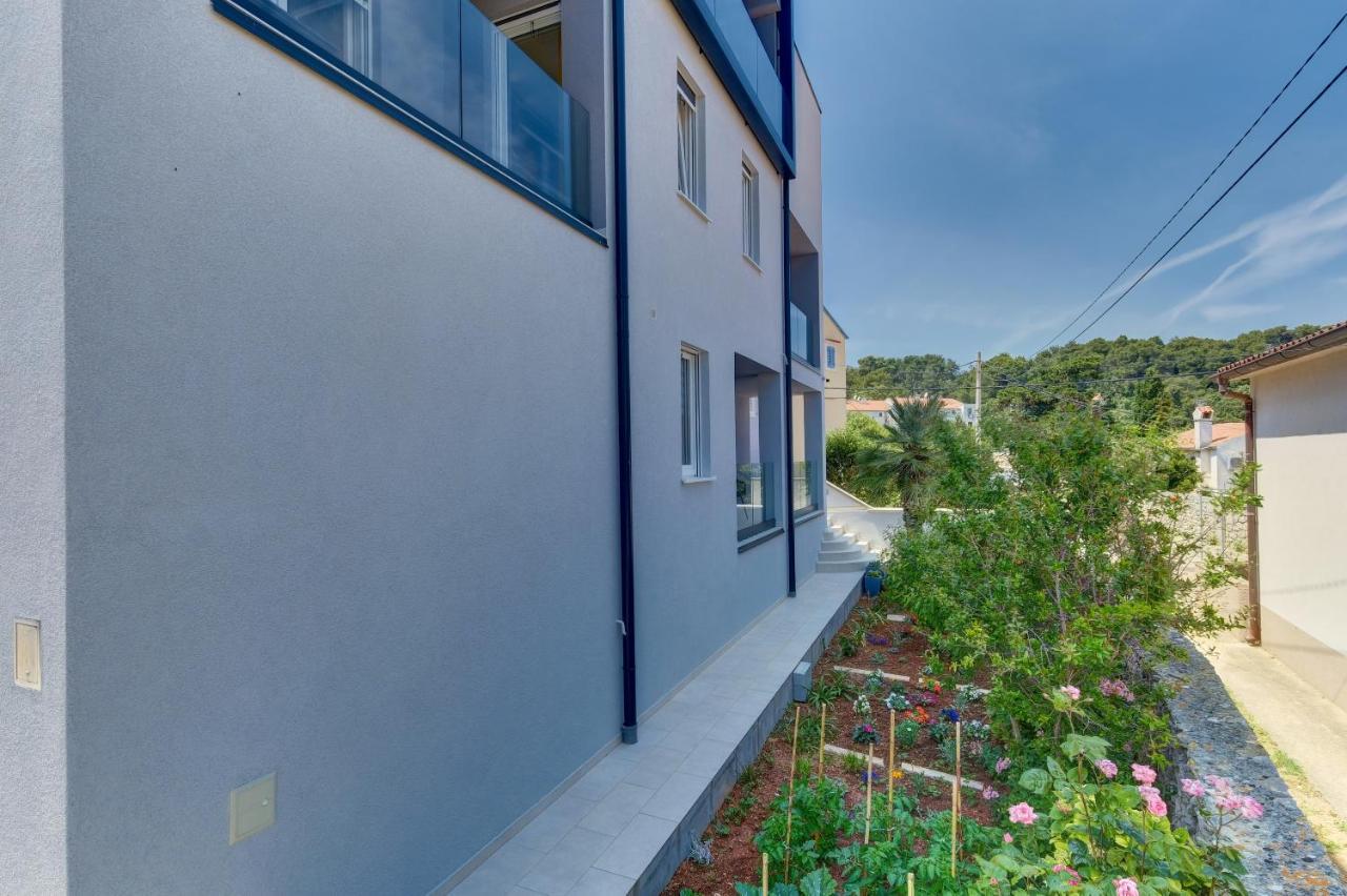 Apartments Hemetek Veli Lošinj Buitenkant foto