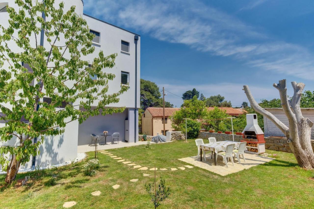 Apartments Hemetek Veli Lošinj Buitenkant foto