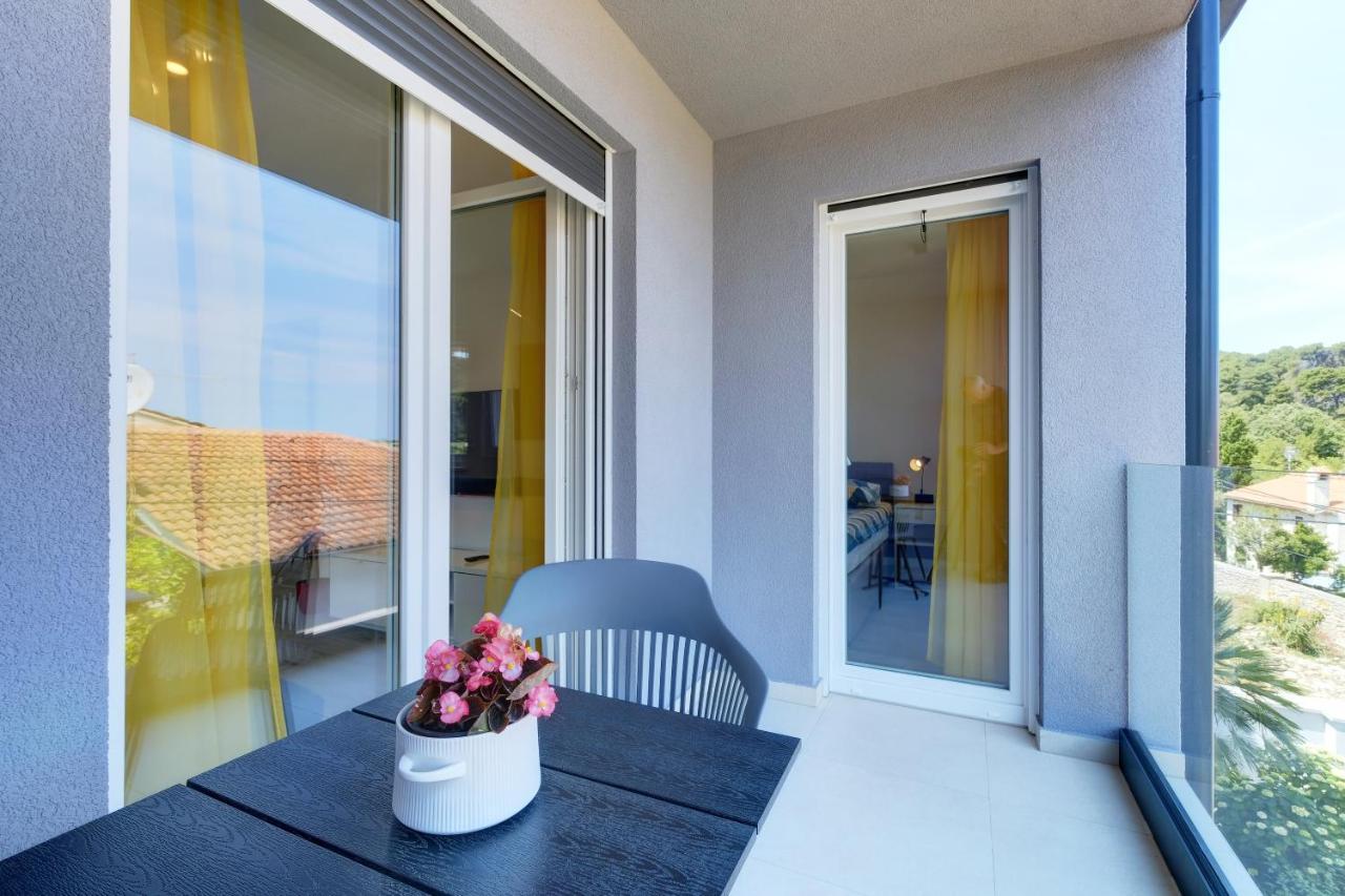 Apartments Hemetek Veli Lošinj Buitenkant foto
