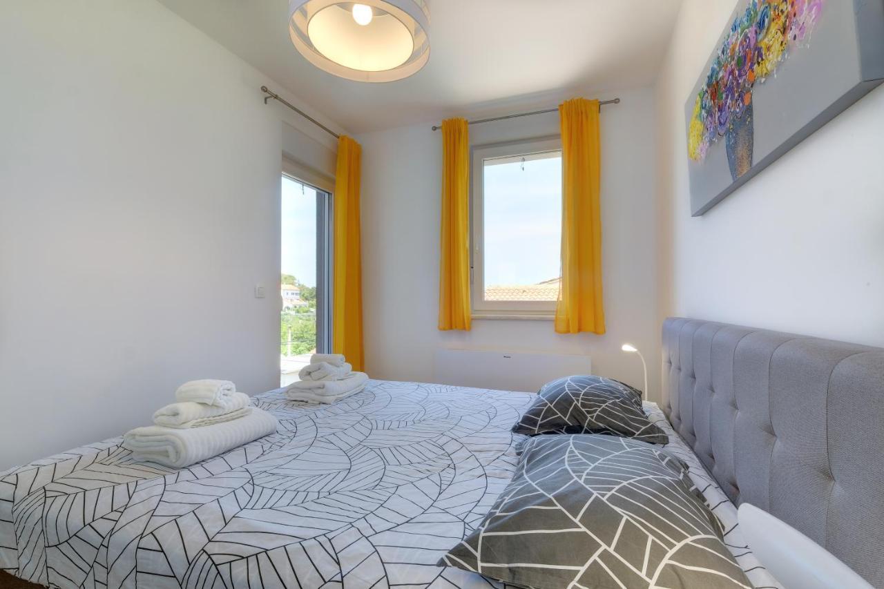 Apartments Hemetek Veli Lošinj Buitenkant foto