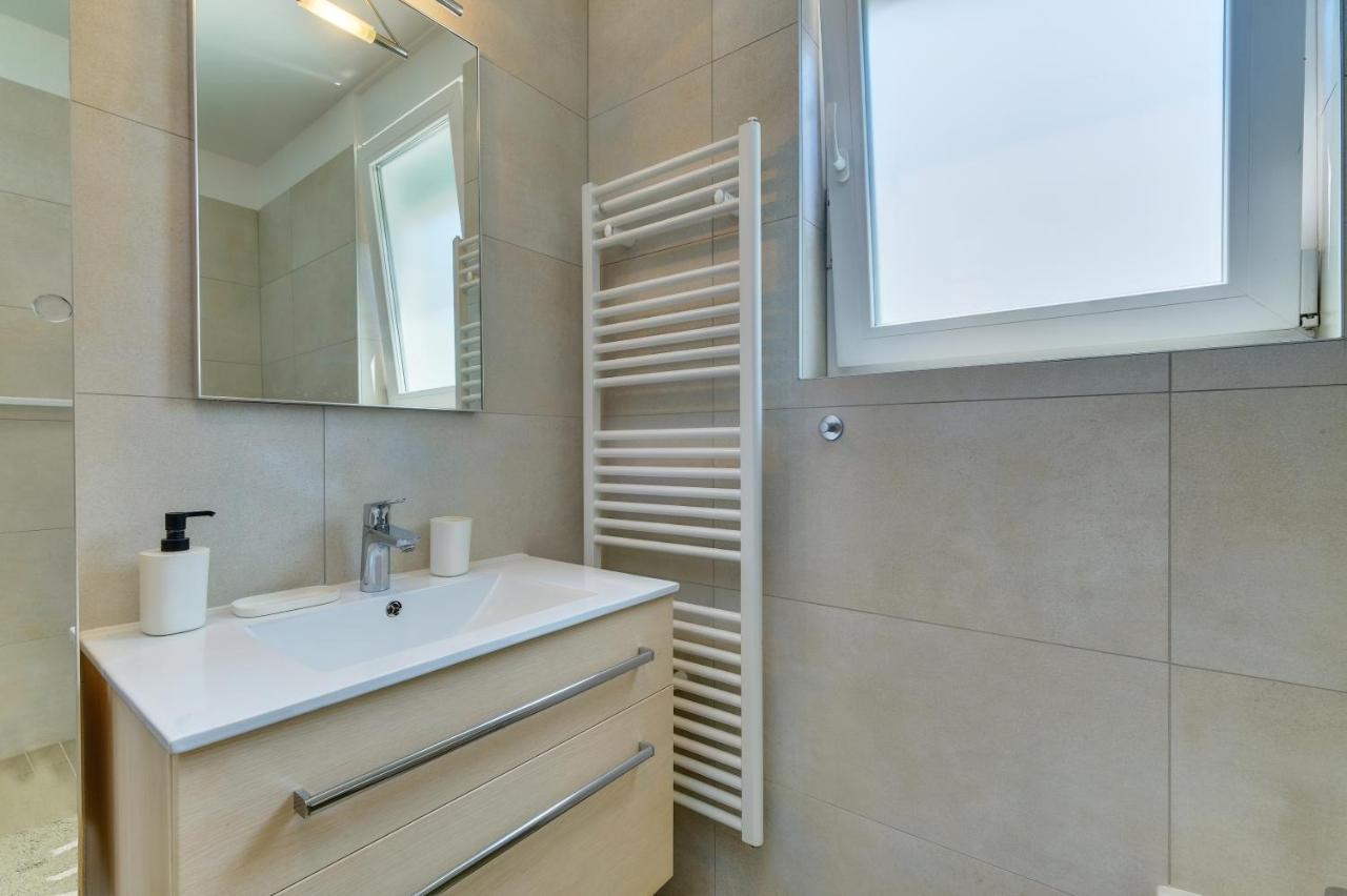 Apartments Hemetek Veli Lošinj Buitenkant foto