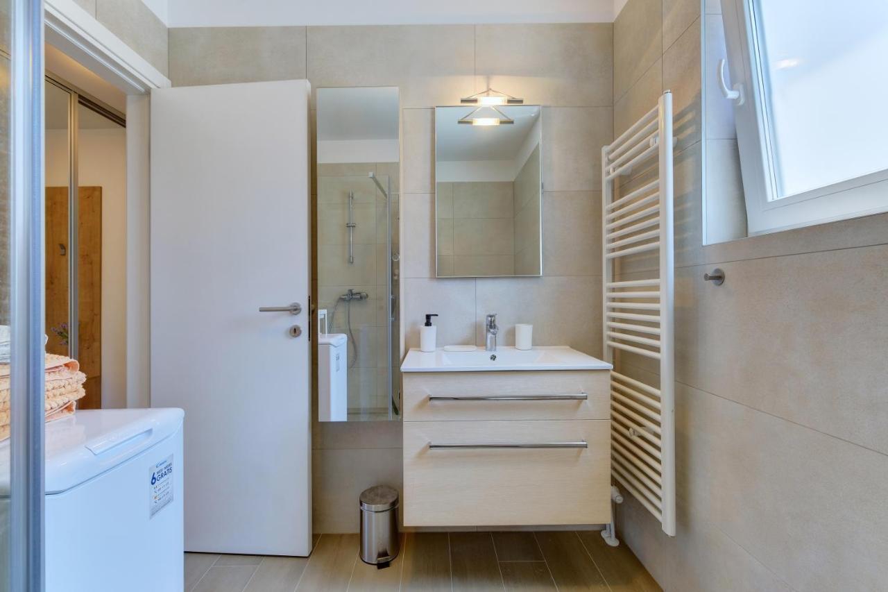 Apartments Hemetek Veli Lošinj Buitenkant foto