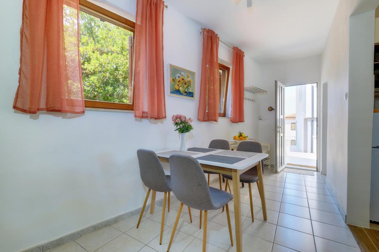 Apartments Hemetek Veli Lošinj Buitenkant foto