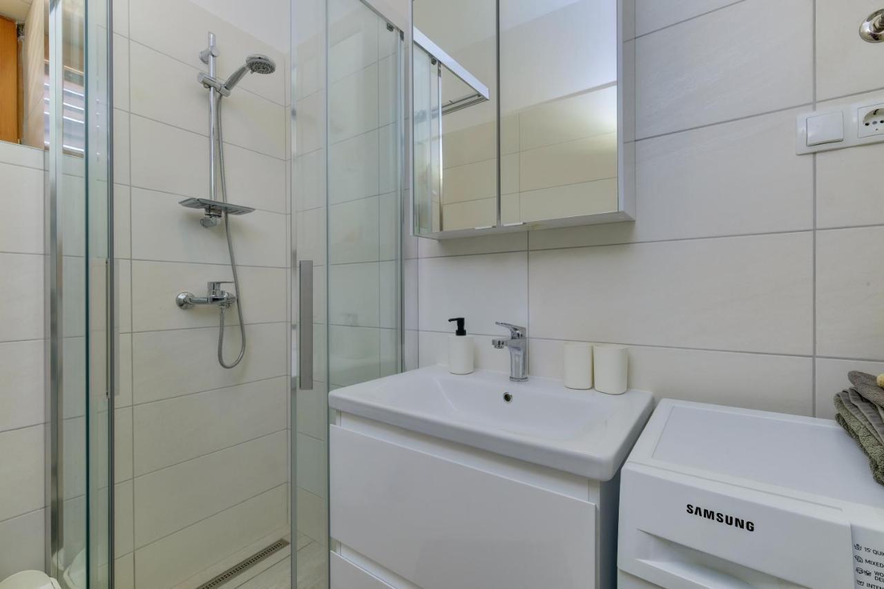 Apartments Hemetek Veli Lošinj Buitenkant foto
