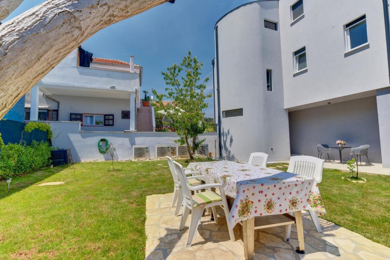 Apartments Hemetek Veli Lošinj Buitenkant foto