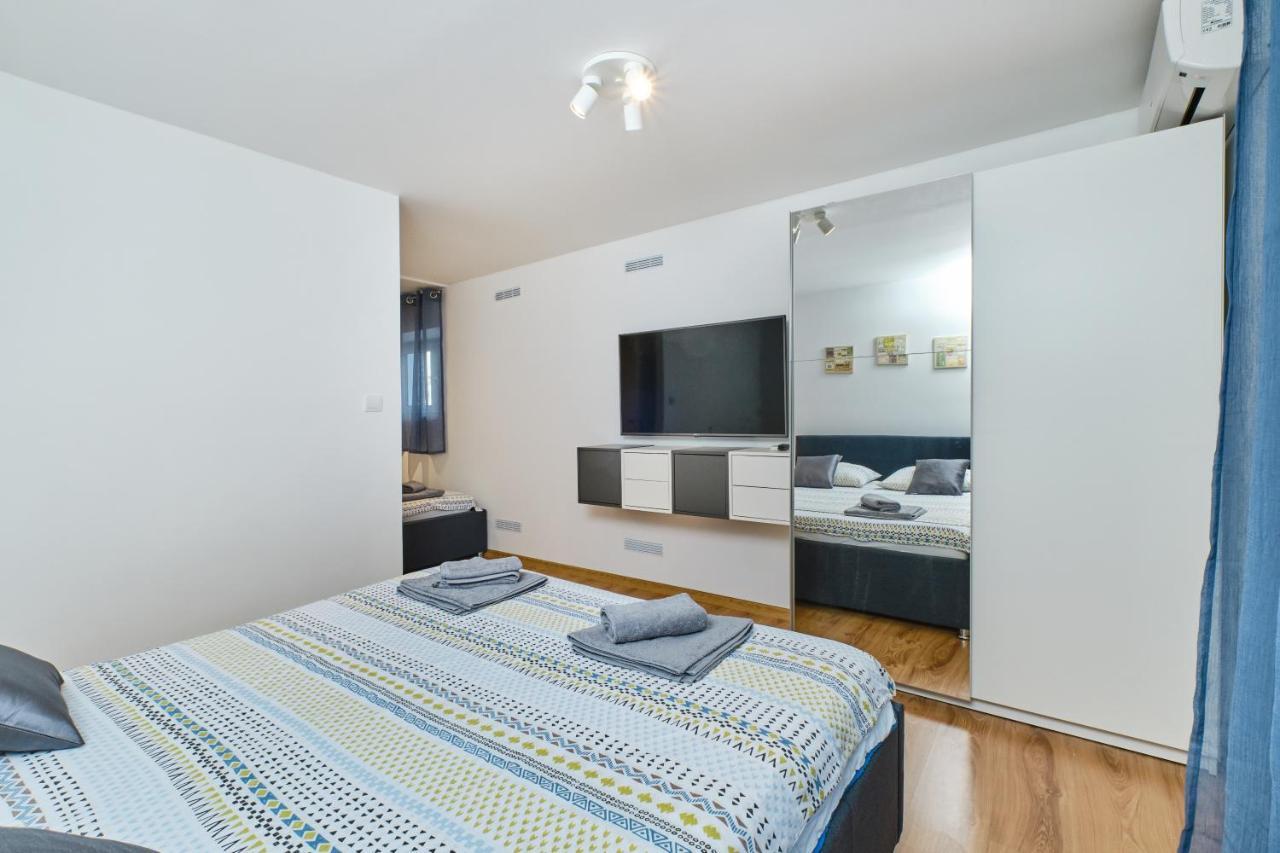 Apartments Hemetek Veli Lošinj Buitenkant foto