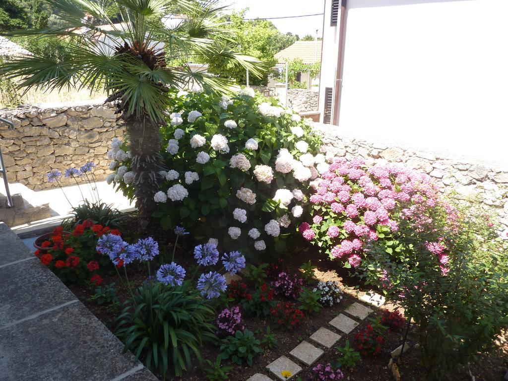 Apartments Hemetek Veli Lošinj Buitenkant foto